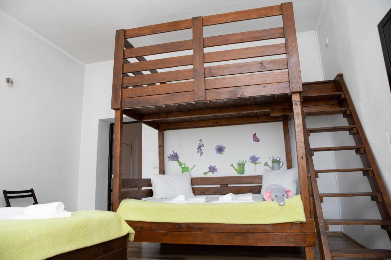 Cosy Apartment In City Centre Nagyvárad Kültér fotó