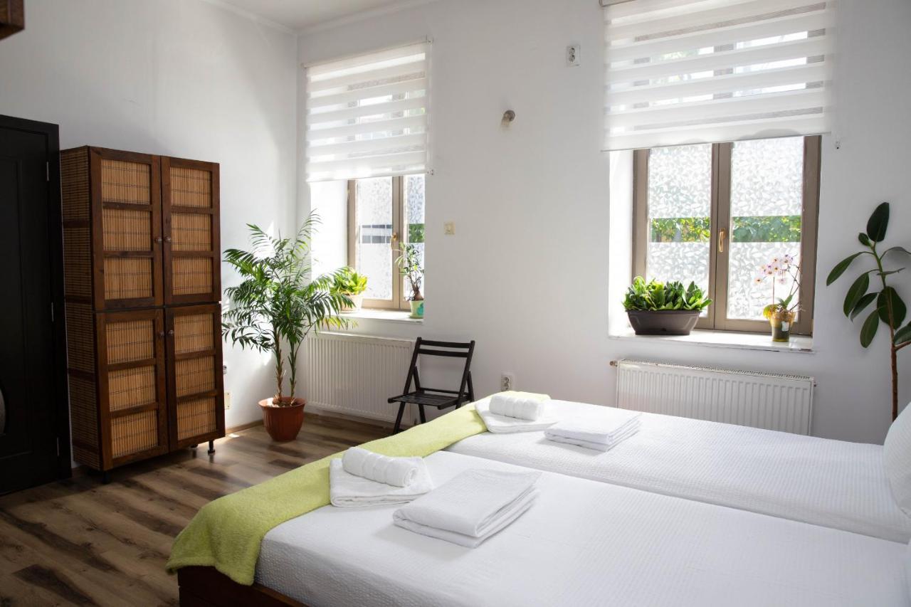 Cosy Apartment In City Centre Nagyvárad Kültér fotó